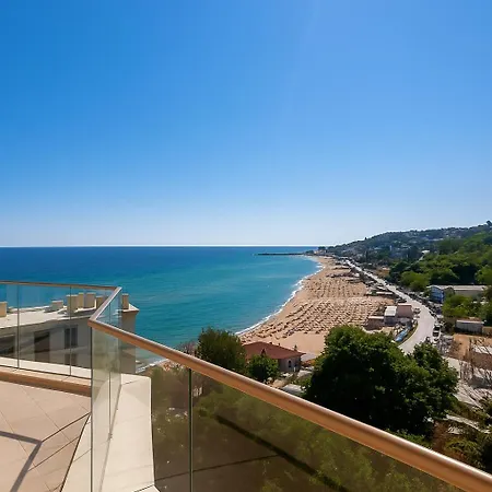 아파트호텔 Cabacum Pleasure Beachfront - 50m To And Pool 3*