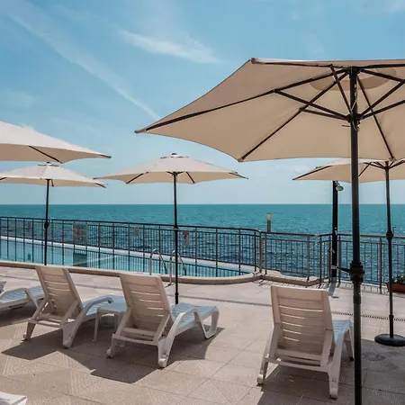 Lägenhetshotell Cabacum Pleasure Beachfront - 50m To And Pool