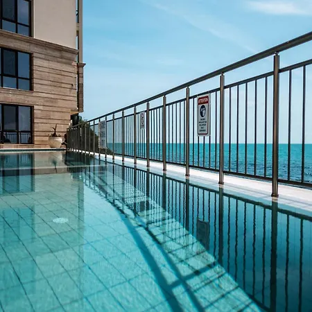 Lägenhetshotell Cabacum Pleasure Beachfront - 50m To And Pool Varna