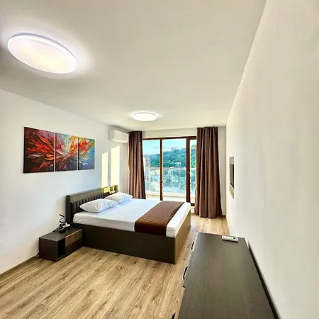 アパートホテル Cabacum Pleasure Beachfront - 50m To And Pool ヴァルナ